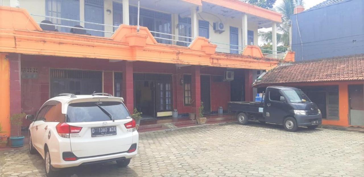 Spot On 2969 Hotel Citra Ayu Labuhan Εξωτερικό φωτογραφία
